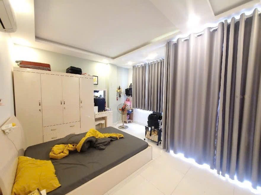 Bán nhà 1 trệt 2 lầu 1 sân thượng chính chủ 1 Bán nhà 1 trệt 2 lầu 1 sân thượng chính chủ
